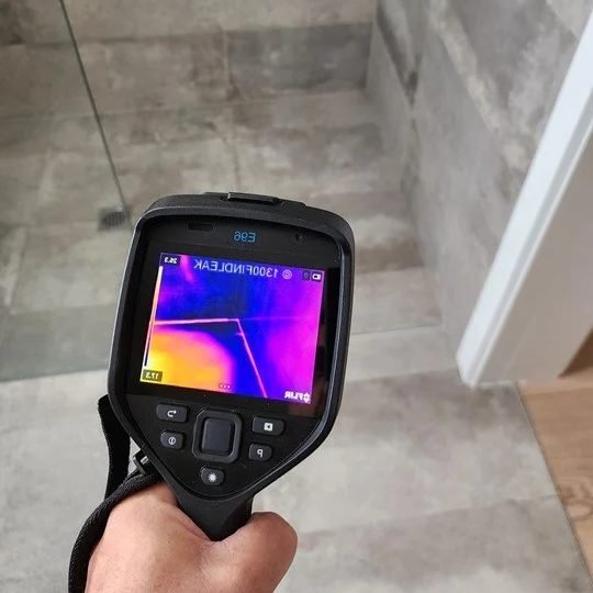 Leak detection engineer at work in Harpenden